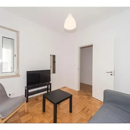 Houze Spacious 4 Bedroom Flat Near Zoo Apartament Lizbona